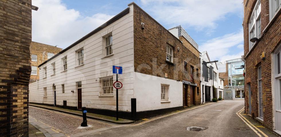 			LOCATION LOCATION LOCATION !!!, 1 Bedroom, 1 bath, 1 reception Flat			 Swan Yard, ISLINGTON N1